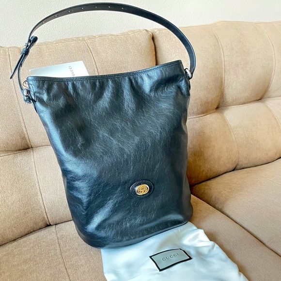 GUCCI BUCKET SHOULDER PURSE - Picture 1 of 16